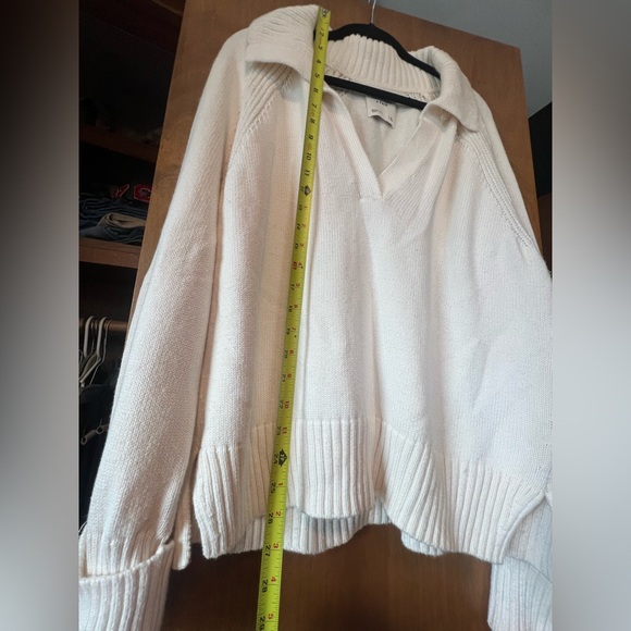 Abercrombie & Fitch Notch Neck Sweater - Picture 7 of 9